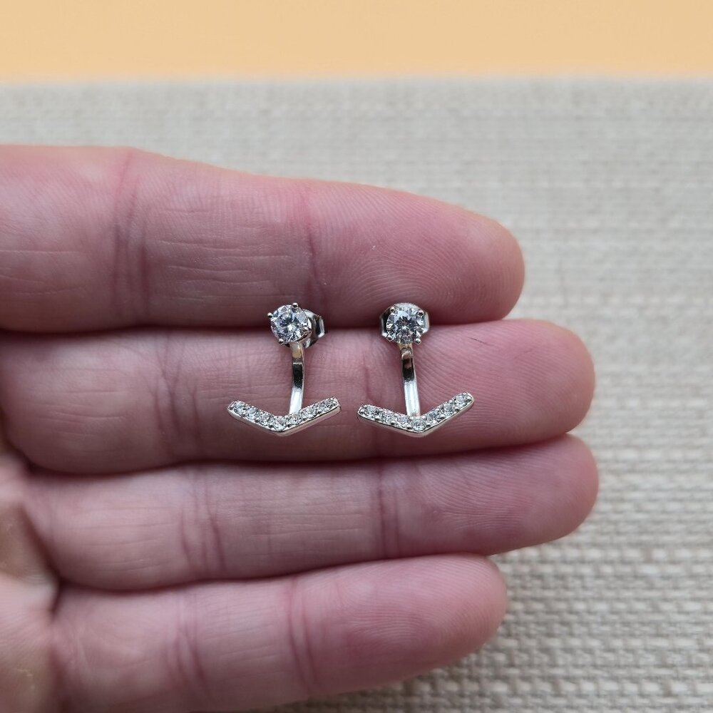 Sterling Silver Cubic Zirconia Gemstone Anchor Earrings A5064 - Picture 1 of 7